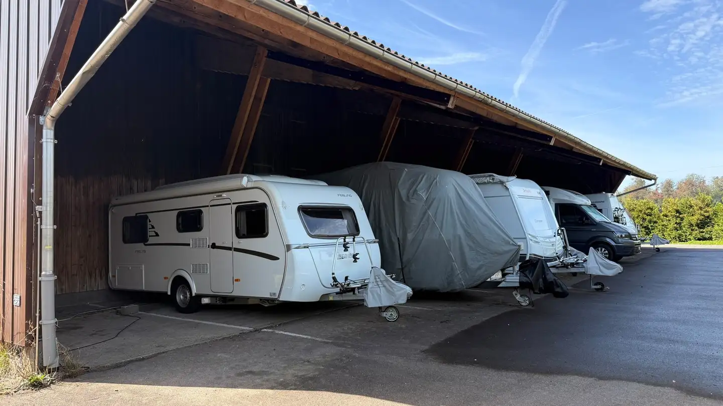 Place de parking extérieure à louer - Wiesengrund, 8932 Mettmenstetten - Photo 2