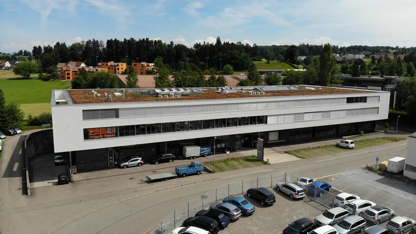 Gewerbe mieten - Industriestrasse 8, 8618 Oetwil am See