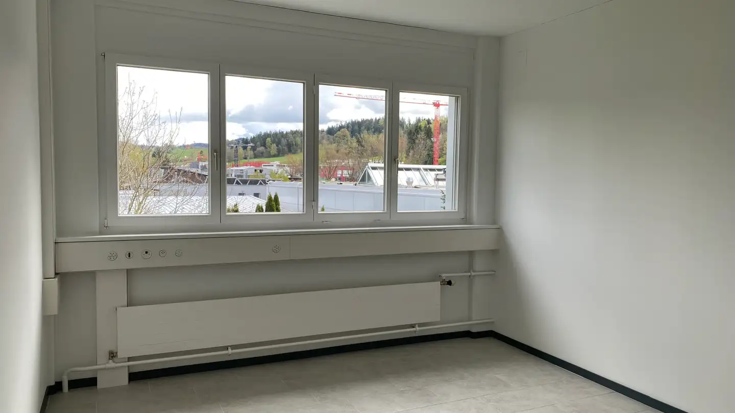 Bürofläche mieten - Im Halbiacker 7, 8352 Elsau - Foto 2