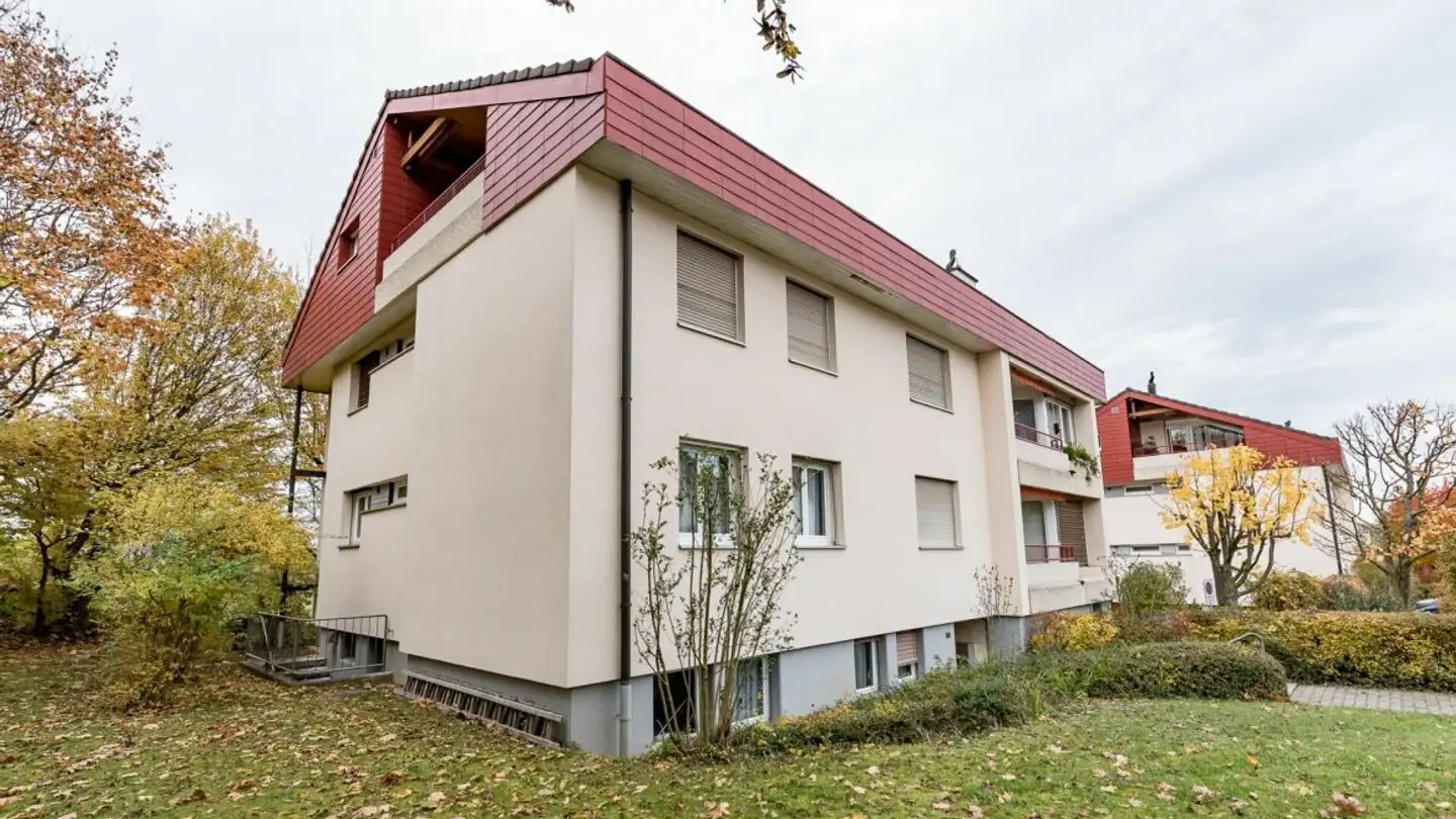 Mehrfamilienhaus kaufen - Helvetierstrasse 5, 4106 Therwil