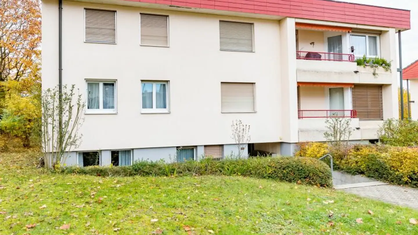 Mehrfamilienhaus kaufen - Helvetierstrasse 5, 4106 Therwil - Foto 2