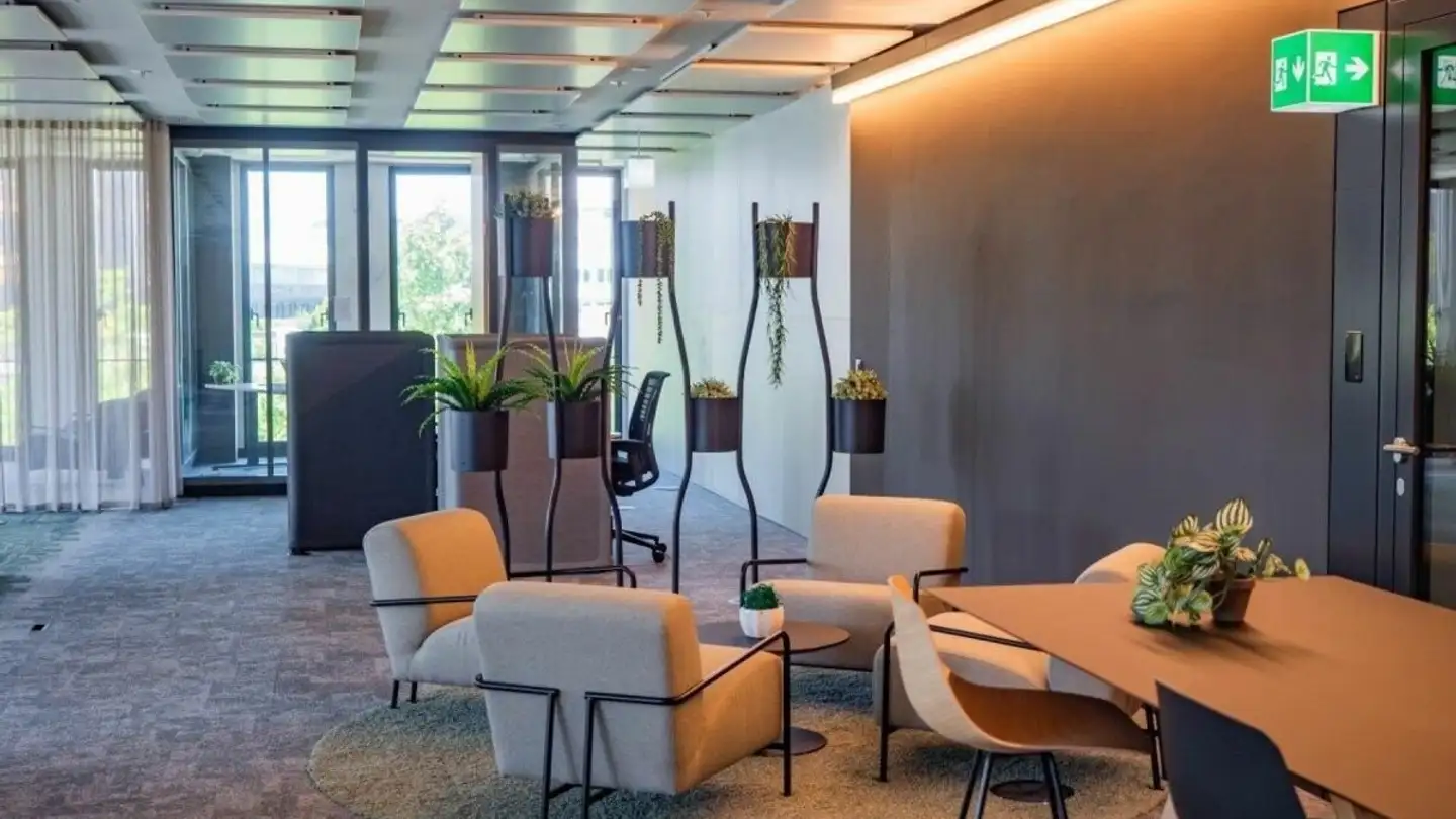 Bureau à louer - Hagenholzstrasse 20, 8050 Zürich