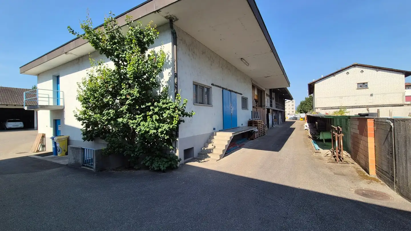 Commercial à louer - Bernstrasse 177, 4852 Rothrist