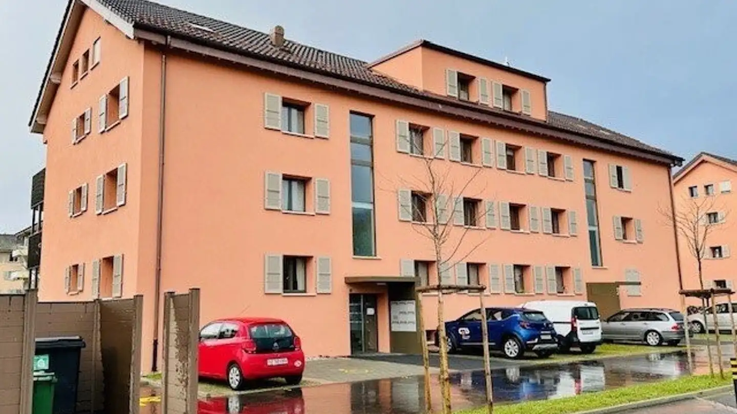 Place de parking intérieure pour moto à louer - Rue Des Clairs-Logis 1, 1400 Yverdon-les-Bains