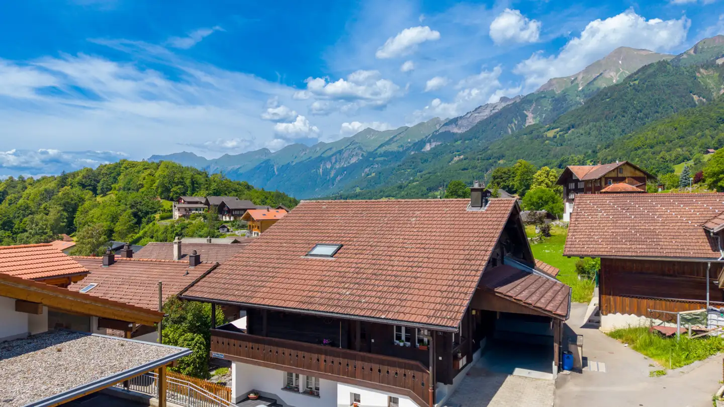 Casa bifamiliare in vendita - Mittlere Gasse 5, 3856 Brienzwiler