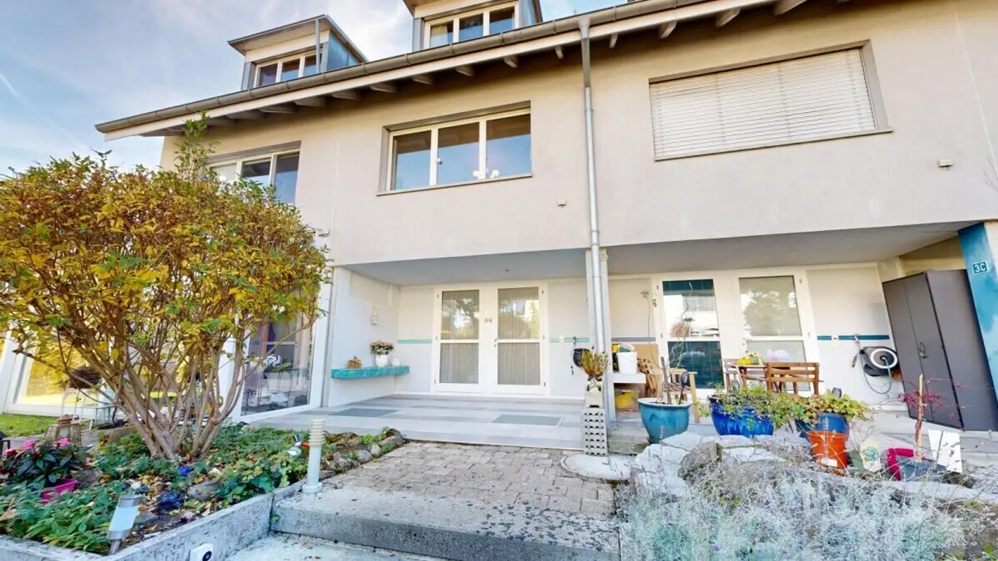 Casa a schiera in vendita - 4153 Reinach BL - Photo 2