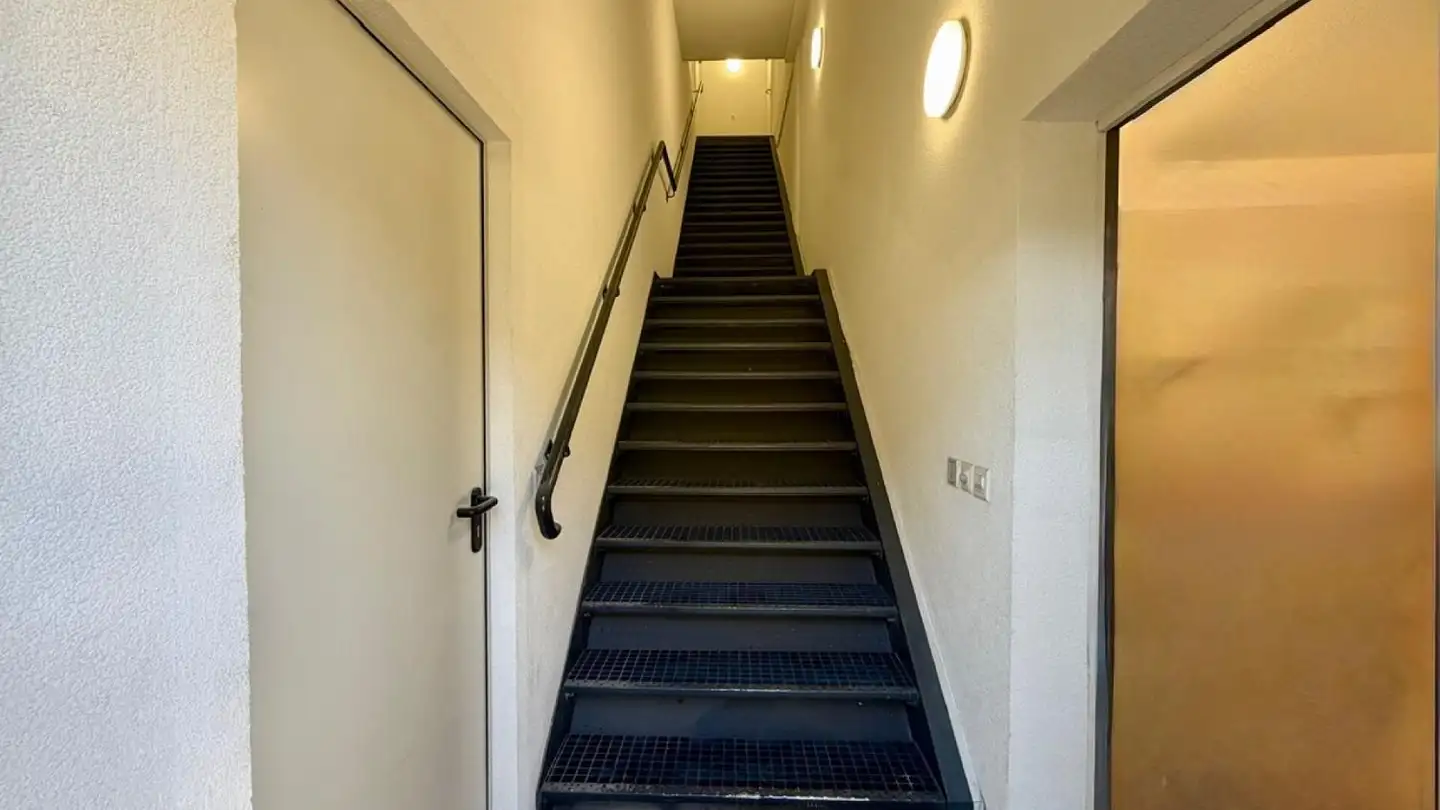 Office space for rent - 1723 Marly - Photo 2