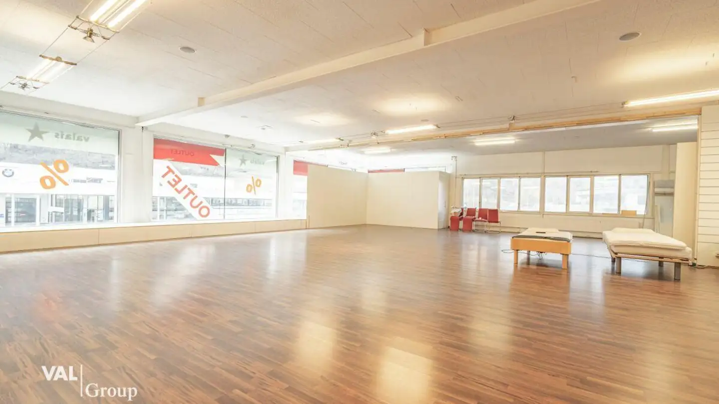 Commercial for rent - 3930 Eyholz