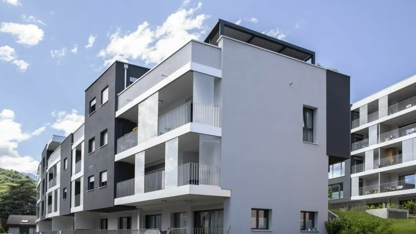 Outdoor parking space for rent - Chemin Du Vieux-Canal 10, 1950 Sion