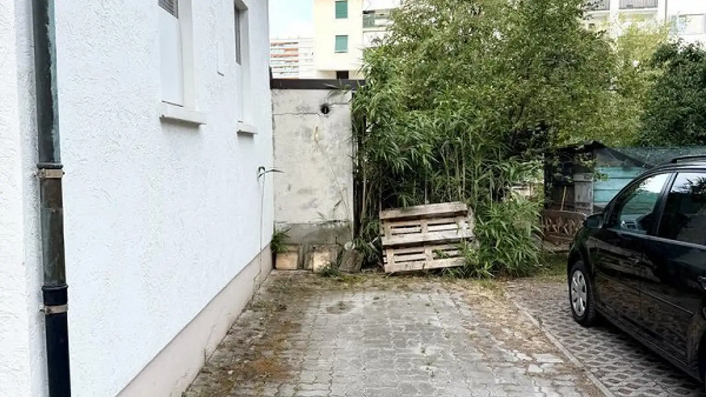 Outdoor parking space for rent - Fröschenweg 5, 4127 Birsfelden