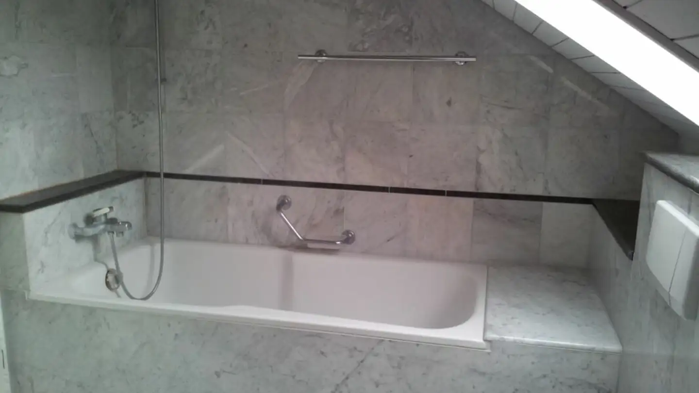 Dachgeschosswohnung mieten - Benkenstrasse 19, 4106 Therwil - Foto 4