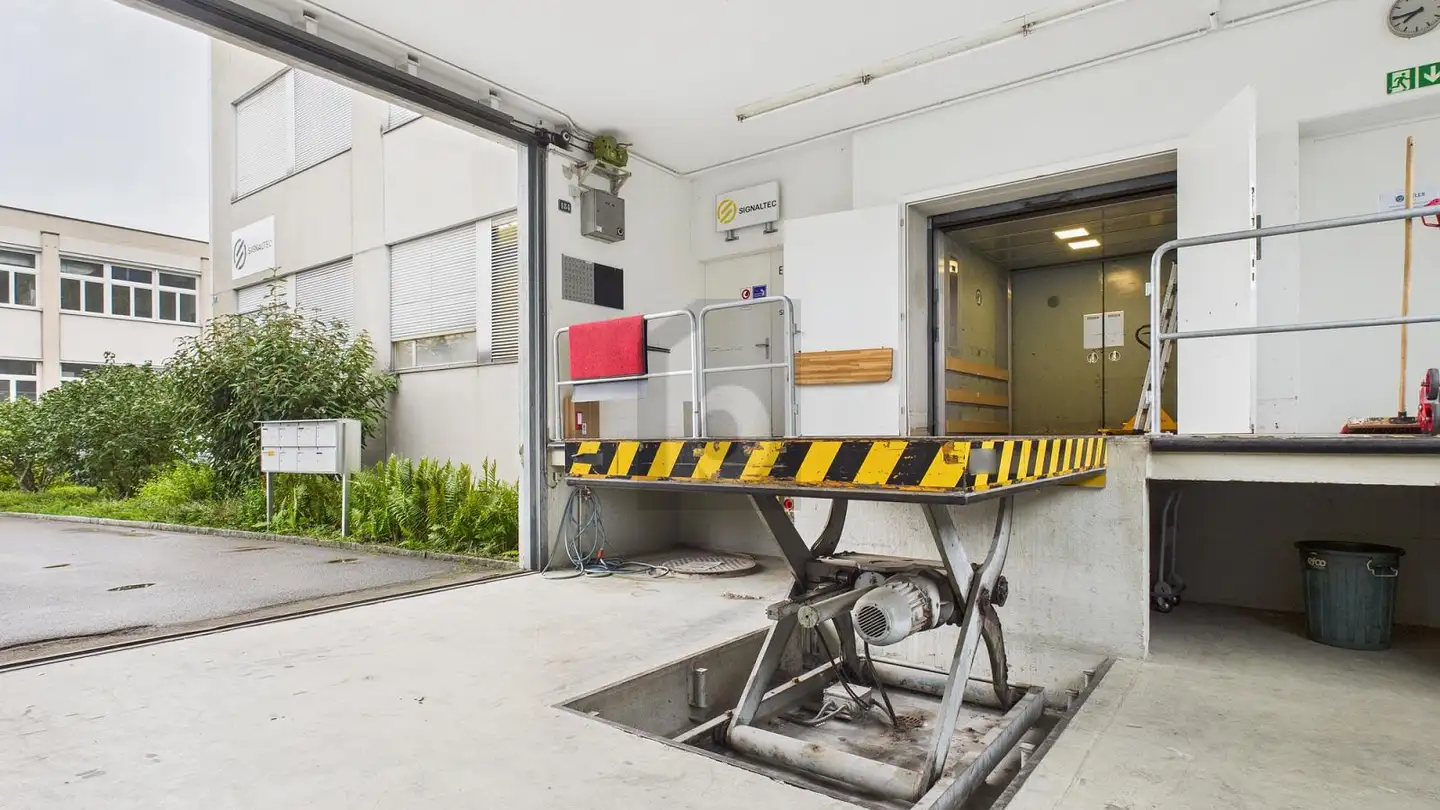 Edificio ad uso misto in affitto - 8603 Schwerzenbach - Foto 2