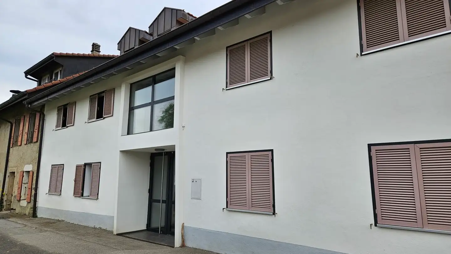 Residential building for sale - 1268 Burtigny