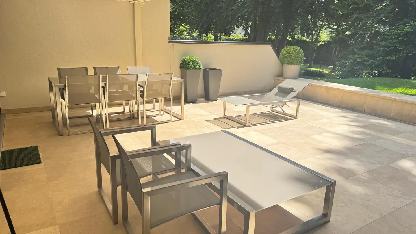 Stepped apartment for rent - 1231 Conches - Photo 2