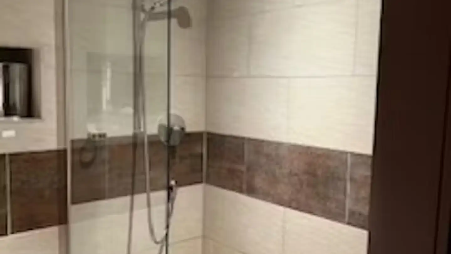 Appartement à louer - Zürcherstrasse, 8102 Oberengstringen - Photo 2