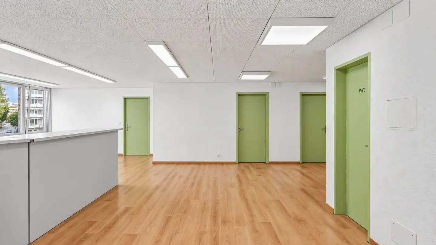 Commercial for rent - Untere Bahnhofstrasse 27, 8640 Rapperswil SG