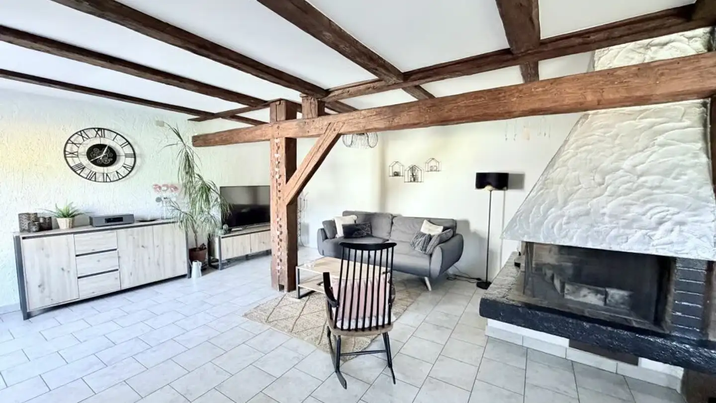 Dachgeschosswohnung mieten - Grand-Rue 14, 2046 Fontaines NE