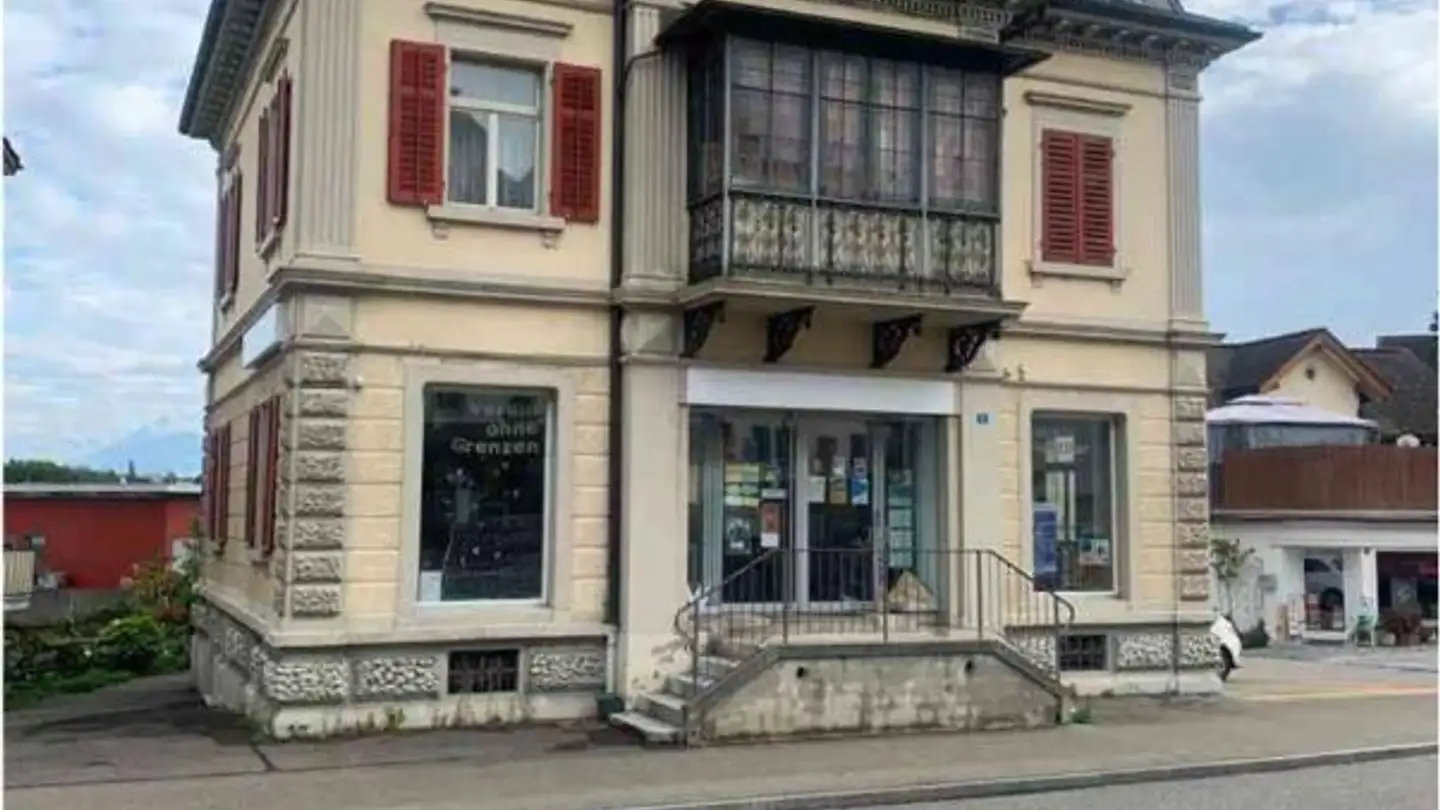 Office space for rent - Rapperswilerstrasse 7, 8630 Rüti ZH