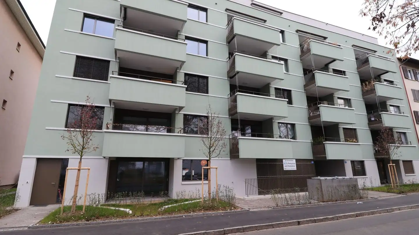 Place de parking extérieure à louer - Welschmattstrasse 39, 4055 Basel