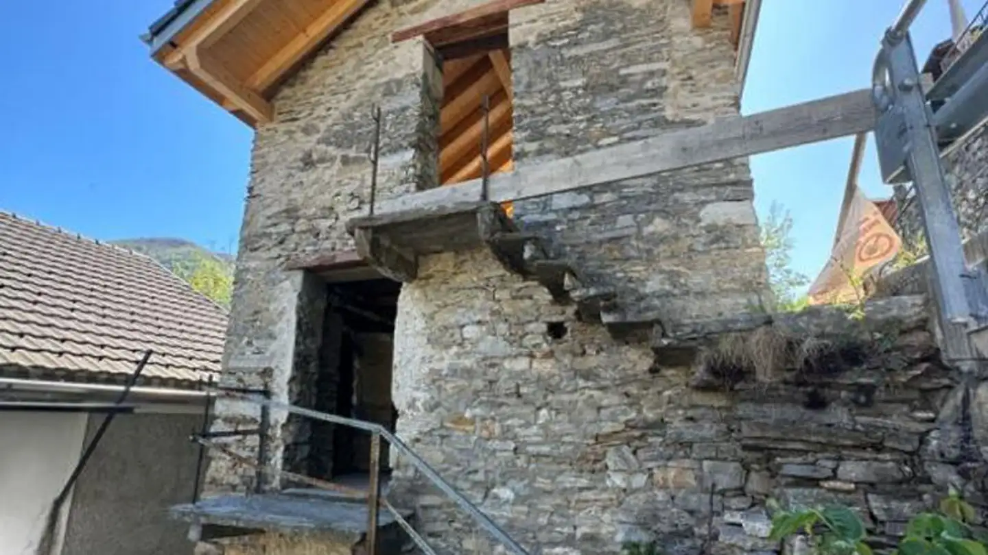 Workshop for sale - 6655 Intragna