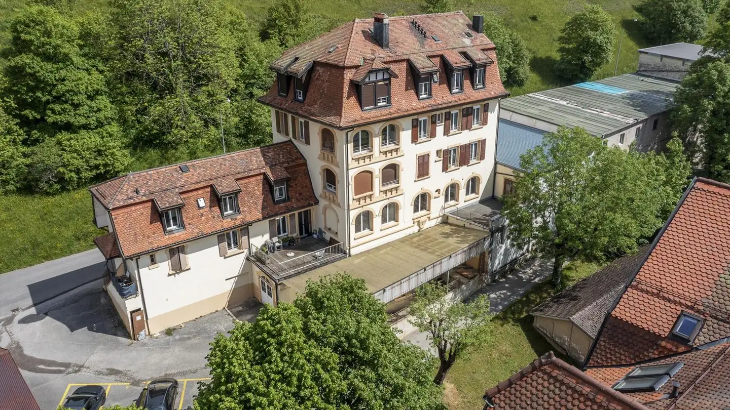 Outdoor parking space for rent - 1337 Vallorbe