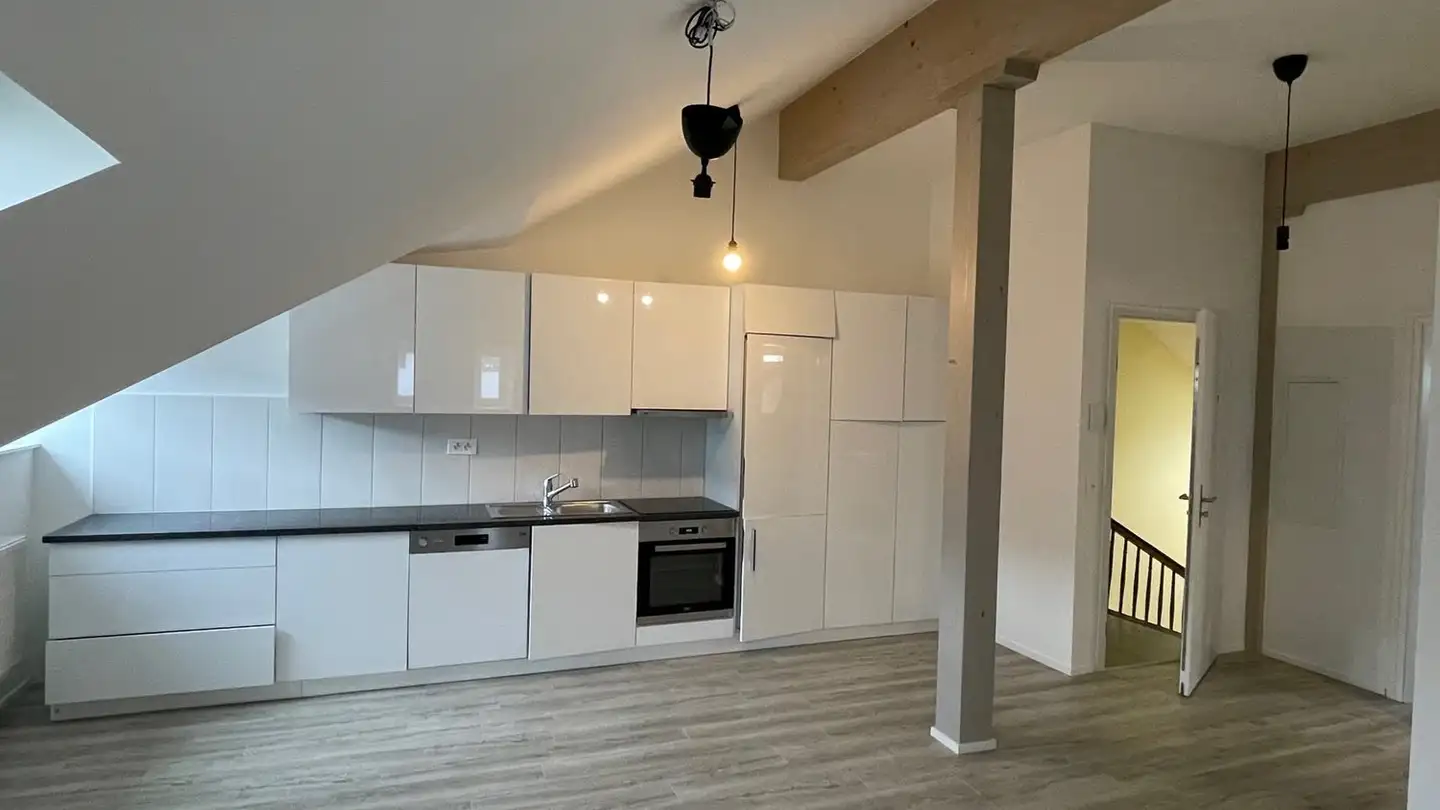 Attique à louer - Rue Du Midi 13, 2610 St-Imier