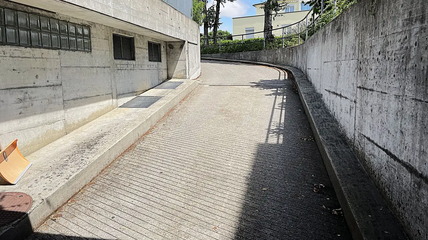 Place de parking extérieure à louer - Mühlestrasse, 3053 Münchenbuchsee - Photo 3