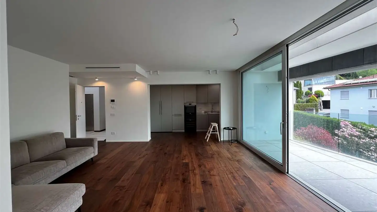 Appartement à louer - Via Centro Tv 37, 6949 Comano - Photo 3
