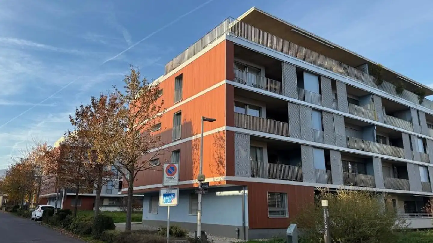 Place de parking couverte à louer - Chemin du Molard 8, 1196 Gland