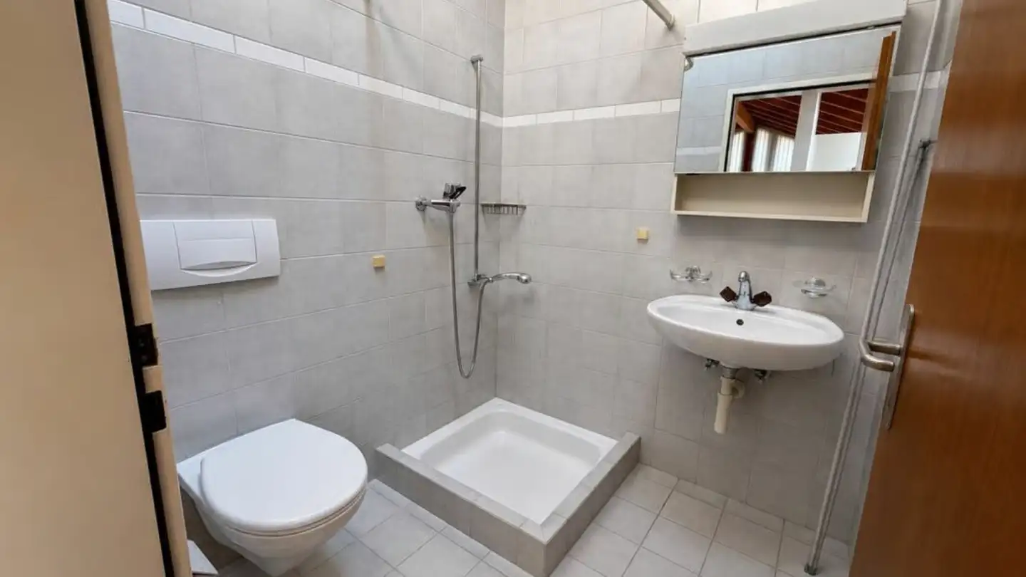 Attic flat for rent - Baumgartenweg 6, 4402 Frenkendorf - Photo 3