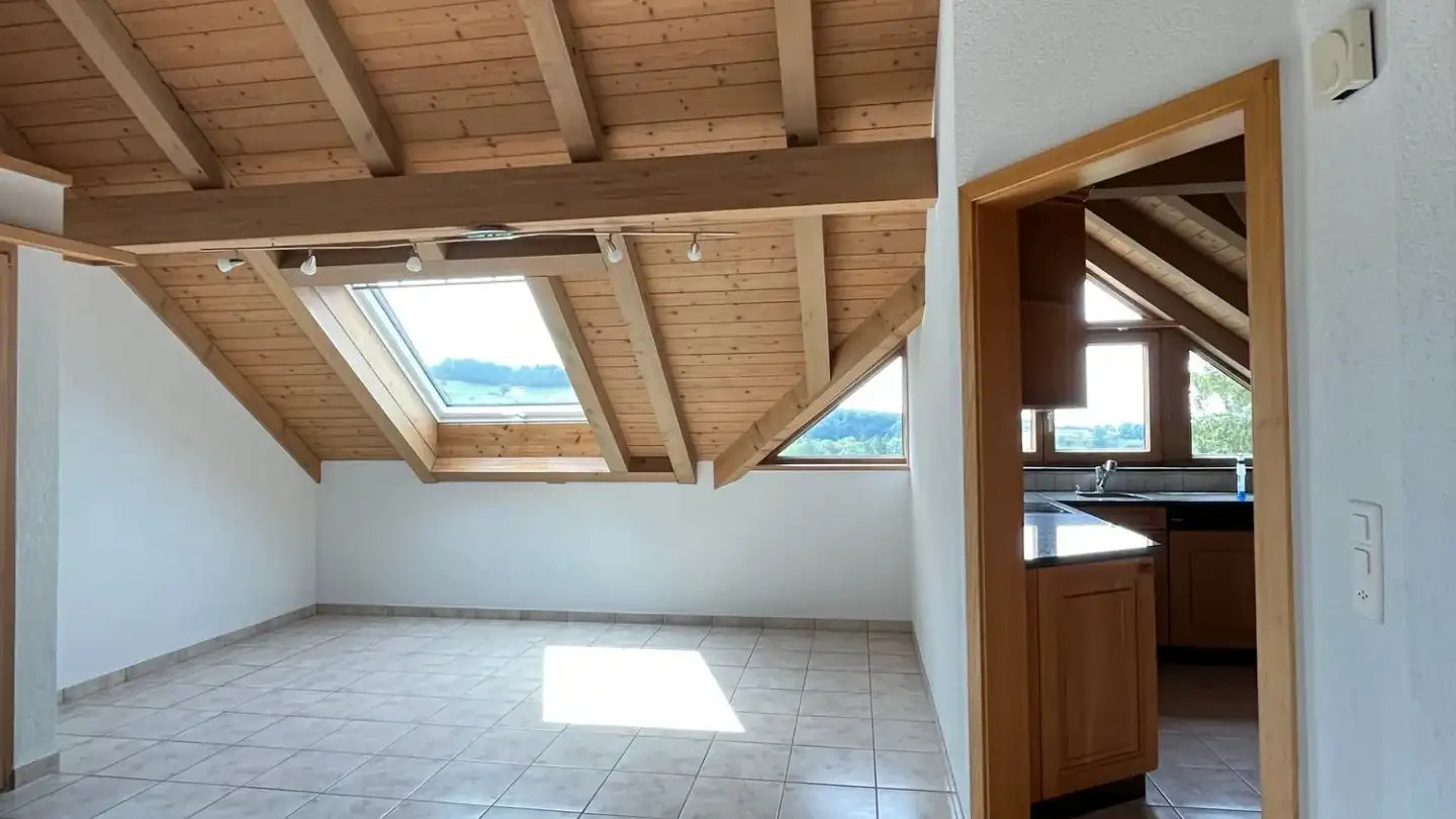 Attic flat for rent - Hofmatt 174, 1715 Alterswil FR - Photo 2
