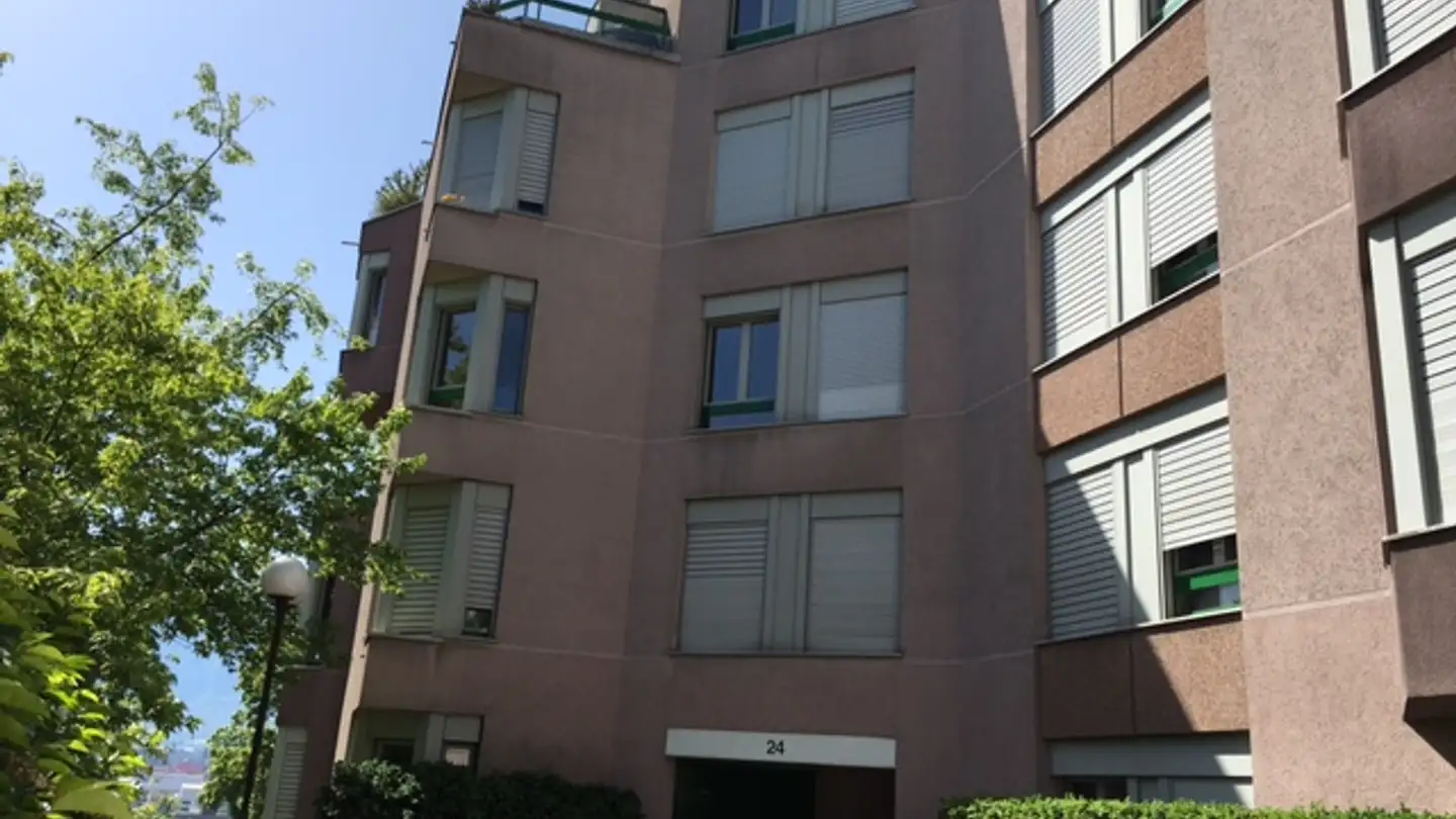 Single garage for rent - Chemin Des Vignes 24, 1213 Petit-Lancy