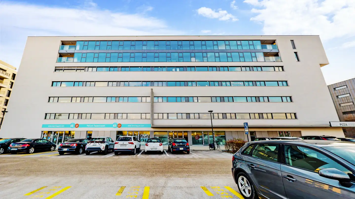 Outdoor parking space for rent - 1260 Nyon