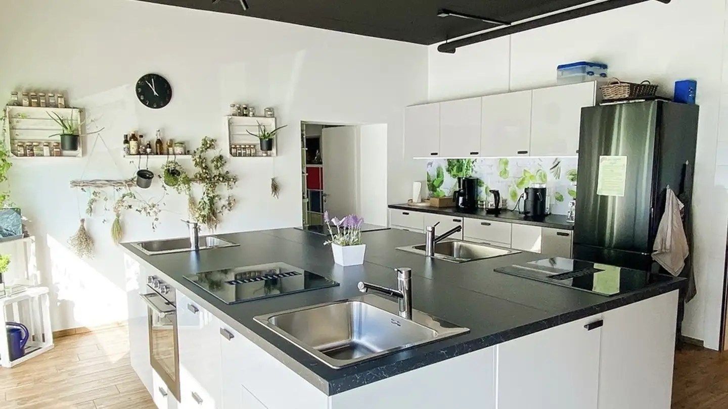 Commercial à louer - 4325 Schupfart