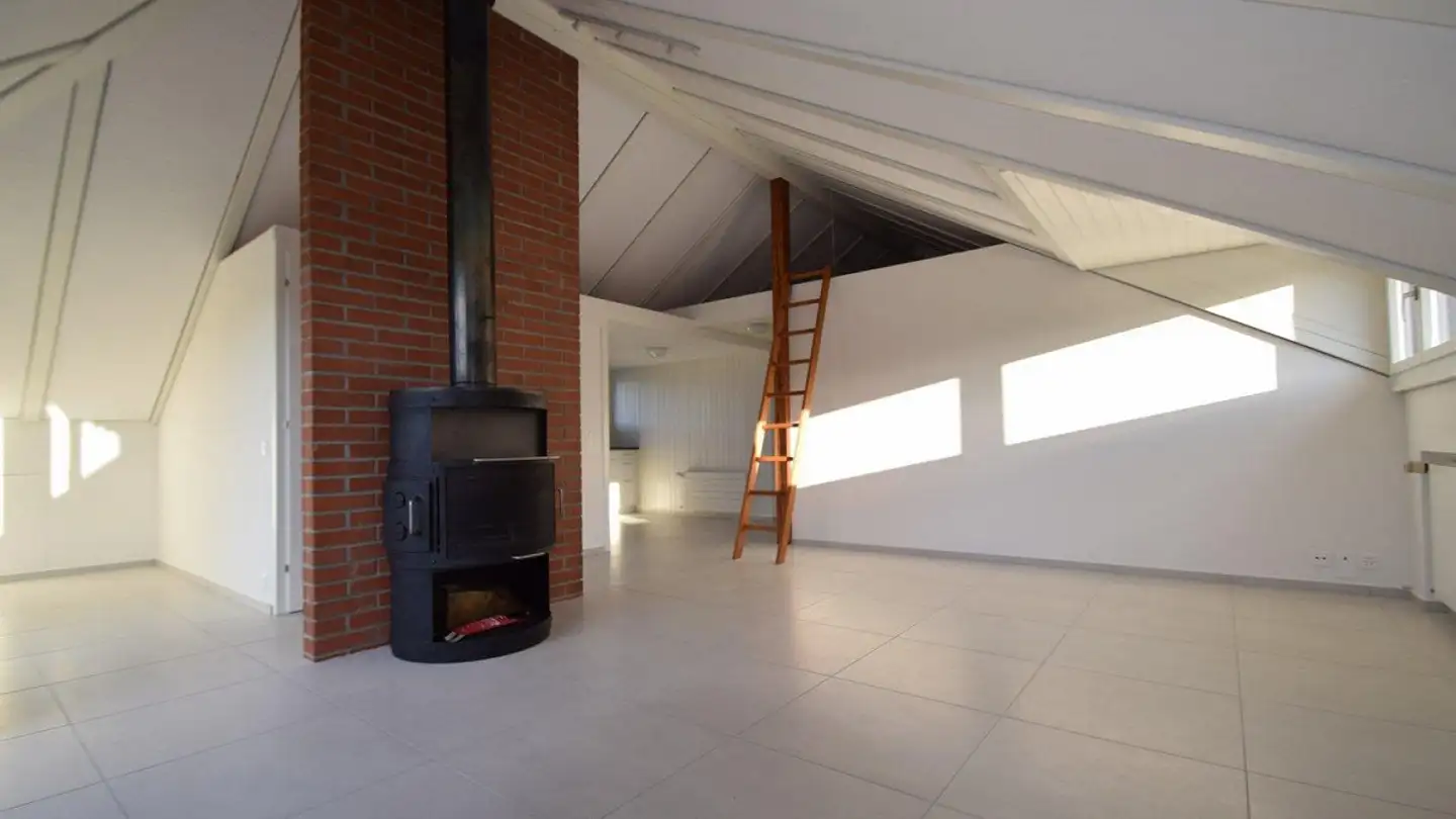 Dachgeschosswohnung mieten - Neuengasse 18, 3177 Laupen BE