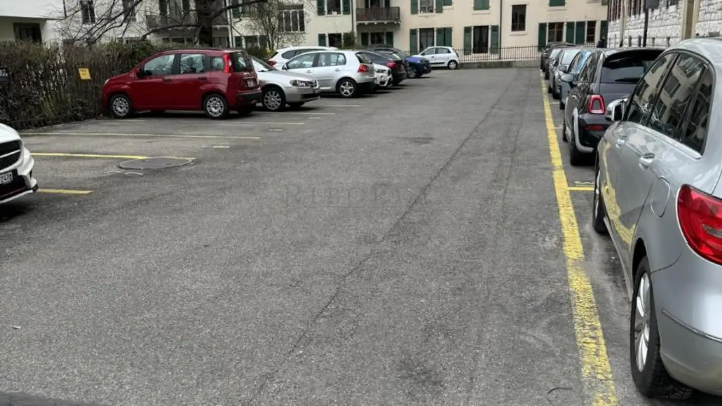 Parcheggio esterno in affitto - Rue Des Confessions, 1203 Genève