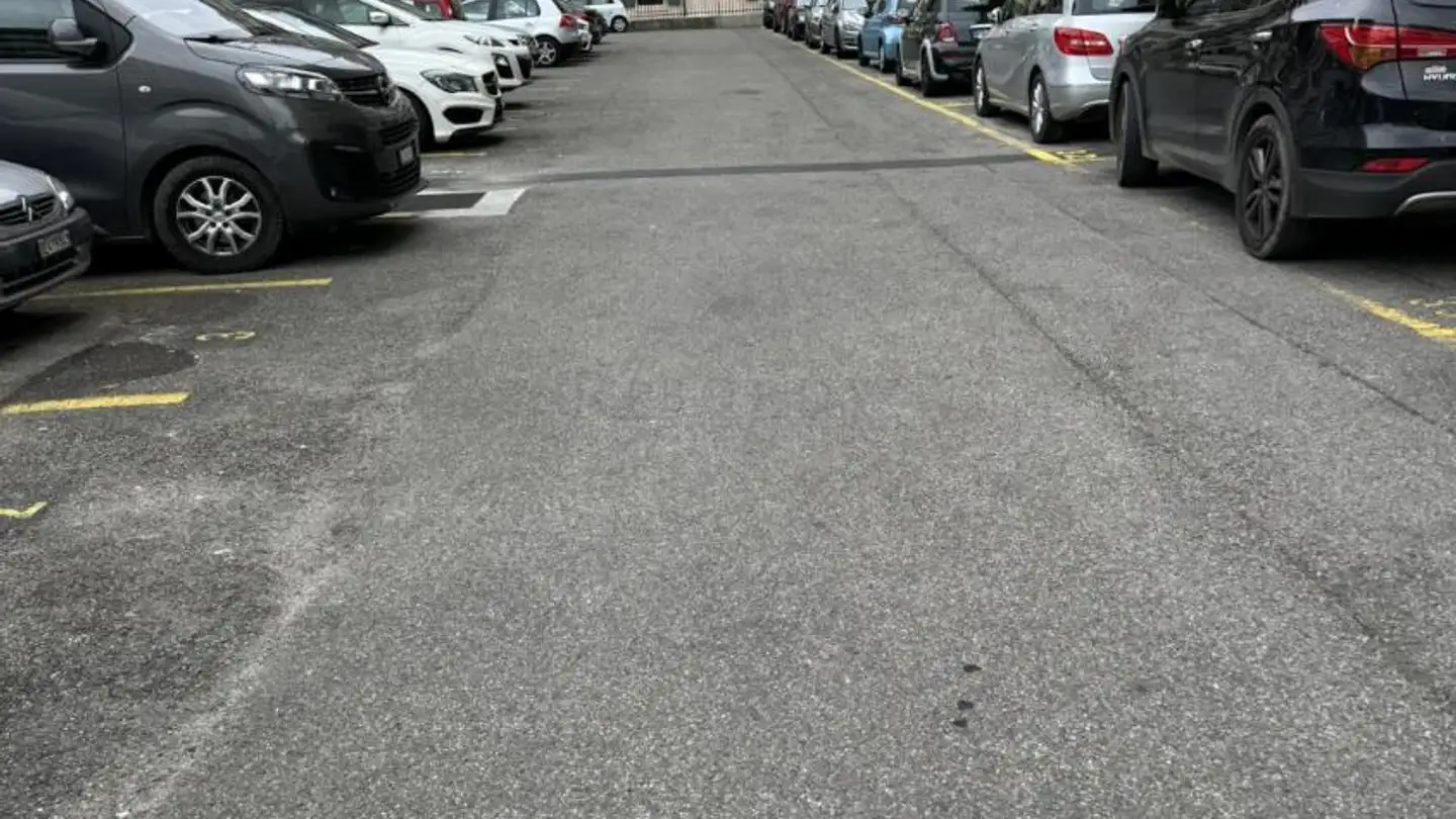 Parcheggio esterno in affitto - Rue Des Confessions, 1203 Genève - Foto 3