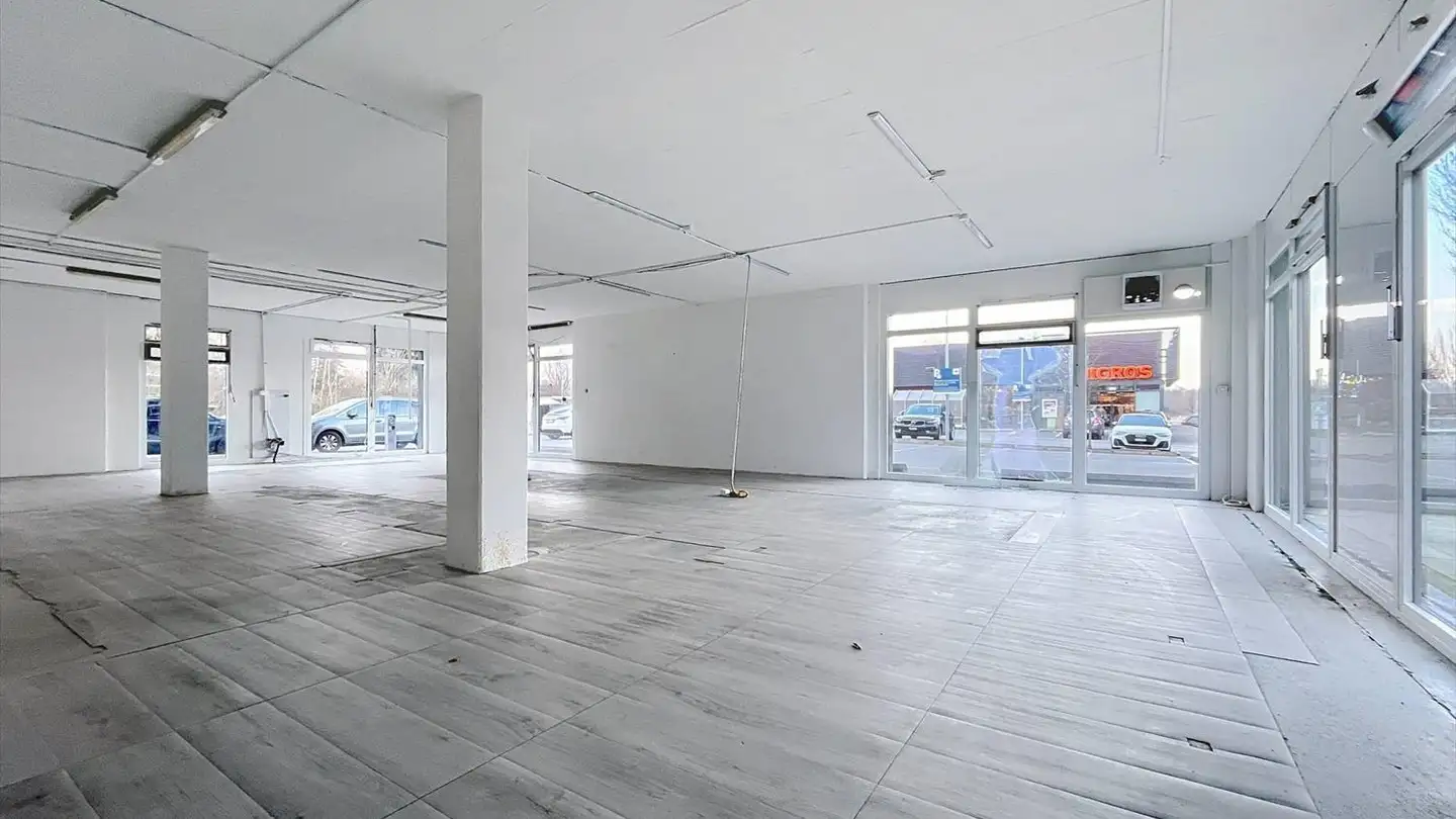 Commercial à louer - Route Du Simplon 21, 1845 Noville