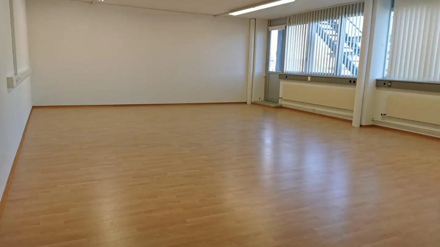Commercial for rent - Alleestrasse 1, 2572 Sutz - Photo 3