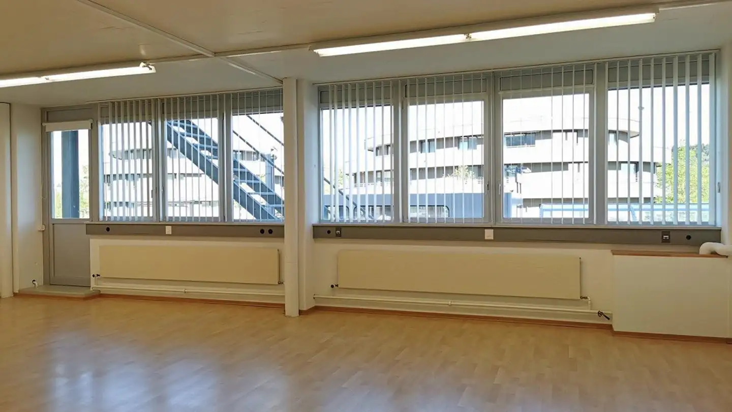 Commercial for rent - Alleestrasse 1, 2572 Sutz - Photo 4