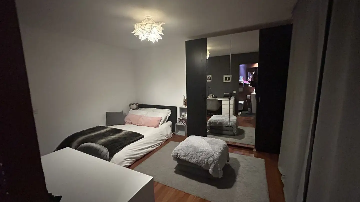 Single room for rent - 1073 Savigny