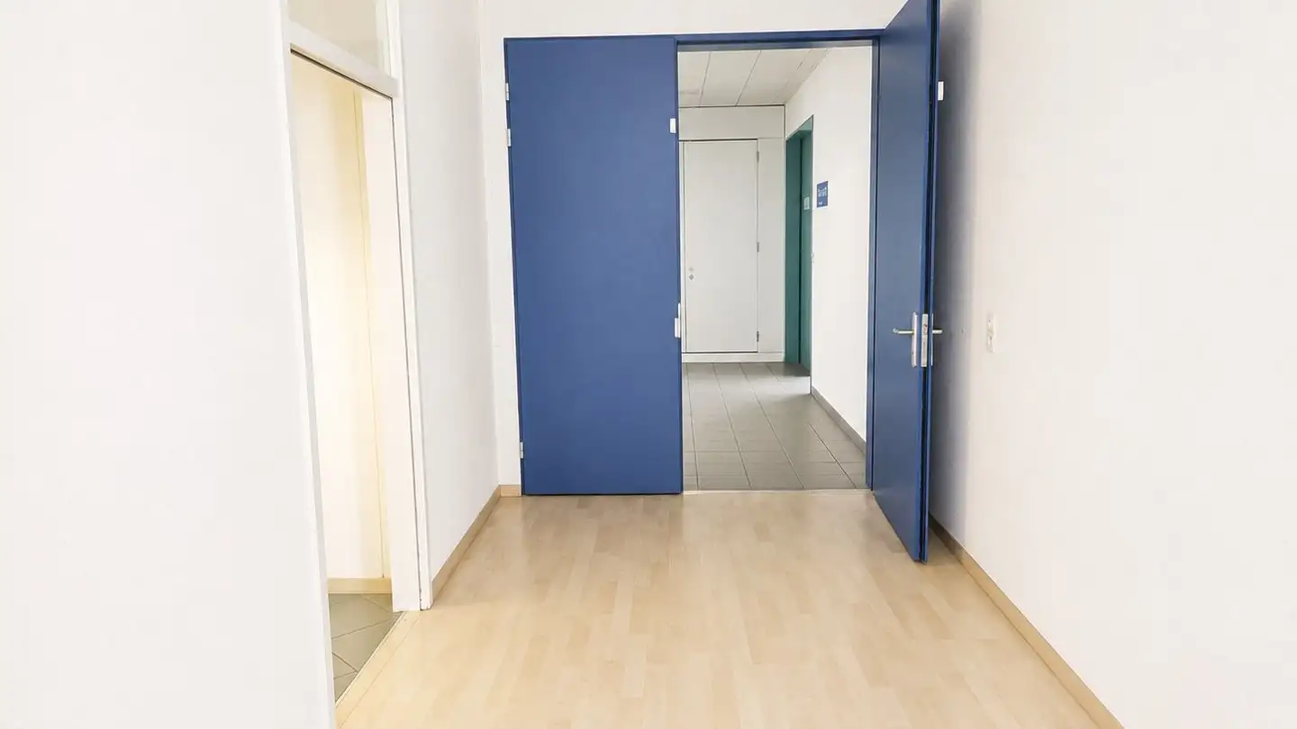 Commercial for rent - Bruggetenstrasse 5, 8833 Samstagern