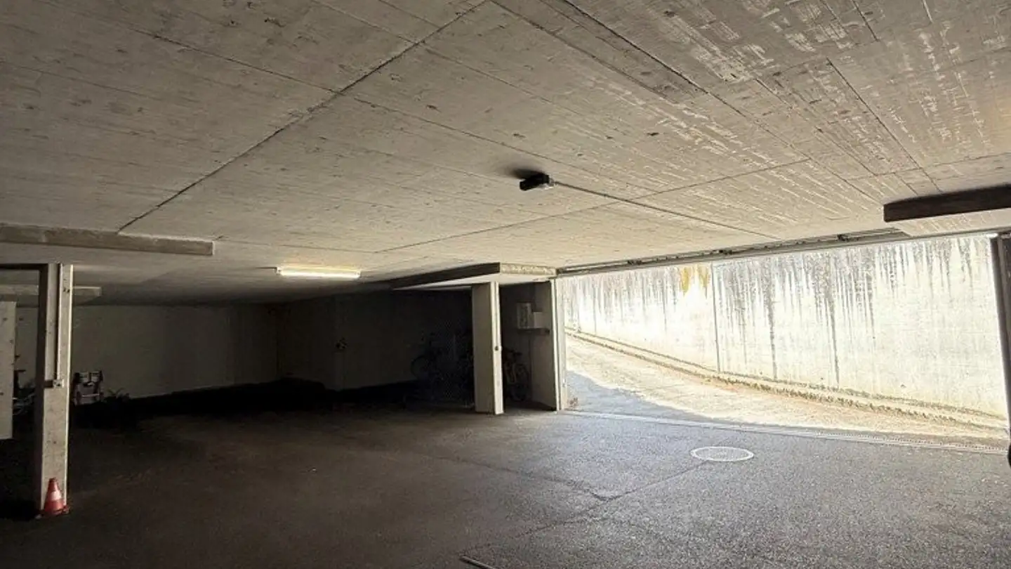 Place de parking couverte à louer - Sustenstrasse 28, 3604 Thun - Photo 3