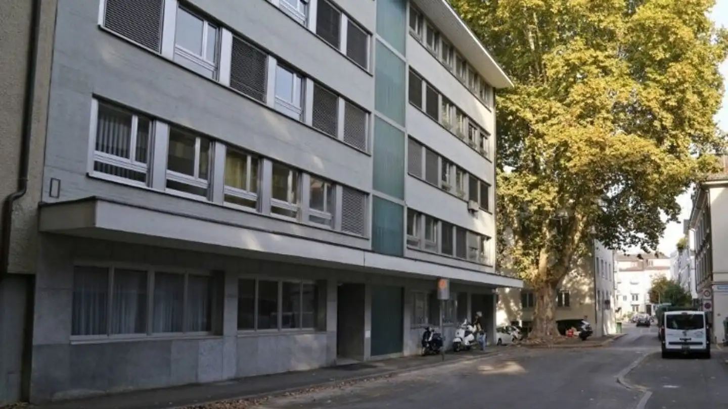 Tiefgaragenstellplatz mieten - Widmerstrasse 73a, 8038 Zürich - Foto 2