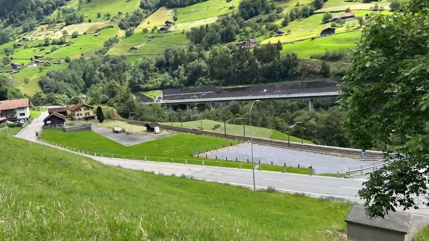 Constructible plot for sale - 6476 Intschi