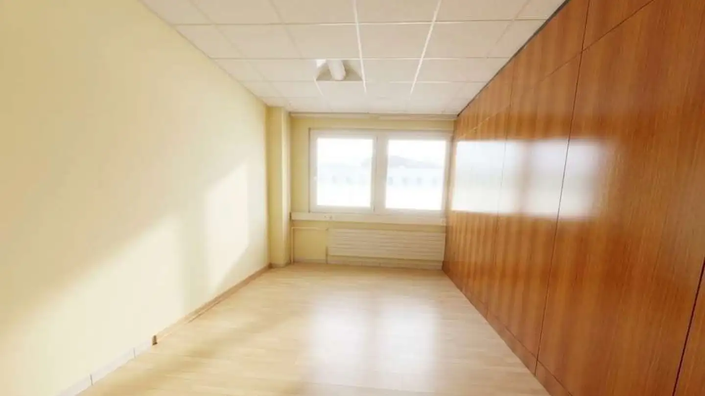 Office space for rent - 6928 Manno