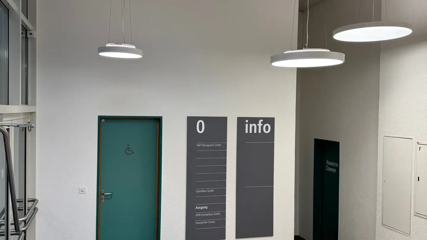 Gewerbe mieten - Eschenstrasse 8, 8603 Schwerzenbach - Foto 3