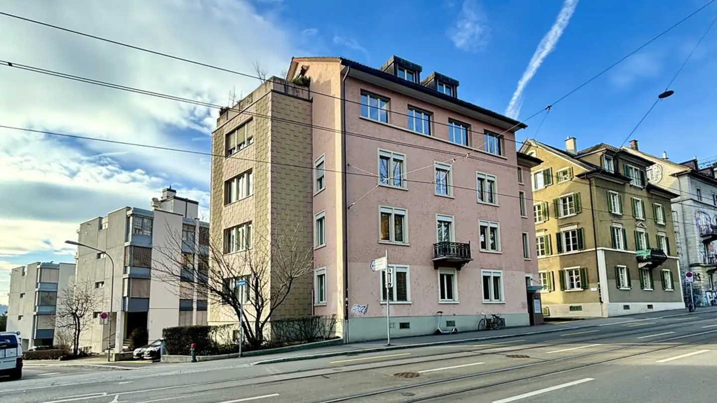 Place de parking intérieure pour moto à louer - Stampfenbachstrasse, 8006 Zürich