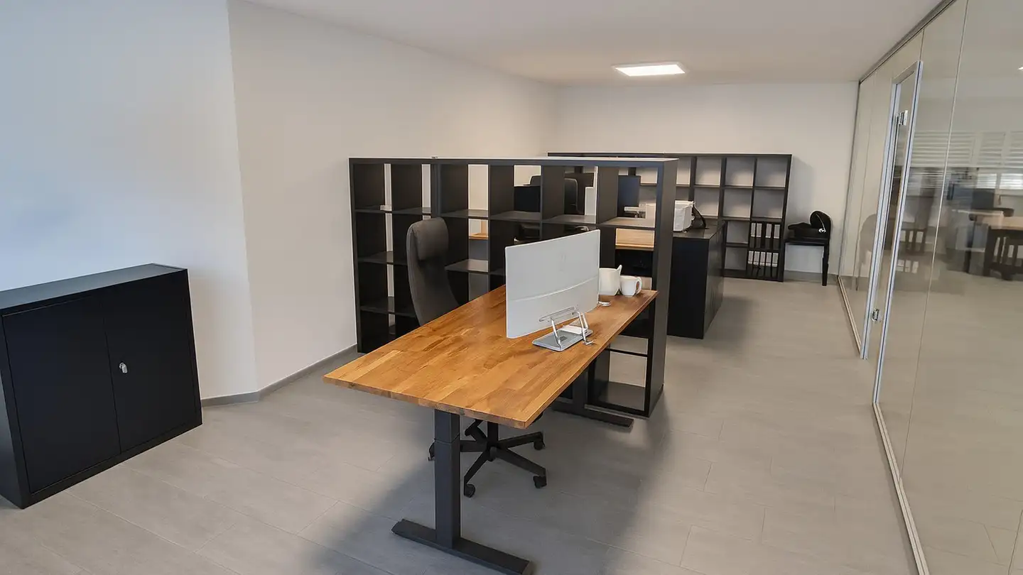 Bürofläche mieten - Talstrasse 24c, 8852 Altendorf