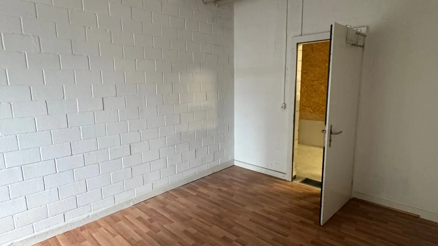 Bürofläche mieten - Langenhagstrasse, 4127 Birsfelden